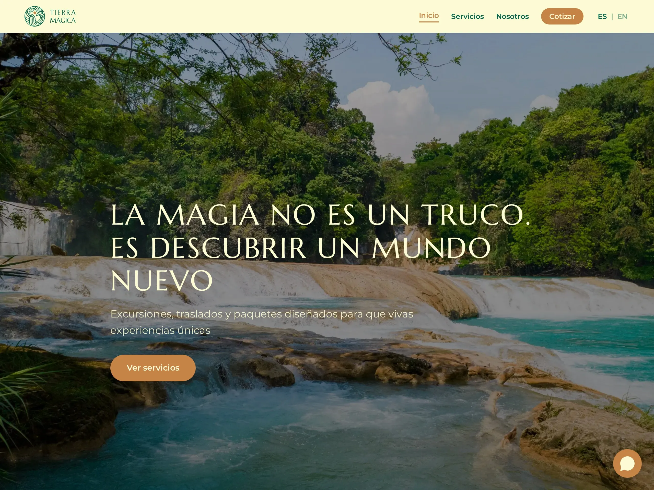 Página de inicio de tierramagica.mx: una cascada de aguas turquesa entre la selva de Chiapas, con el titular “La magia no es un truco. Es descubrir un mundo nuevo” y el botón Ver servicios.